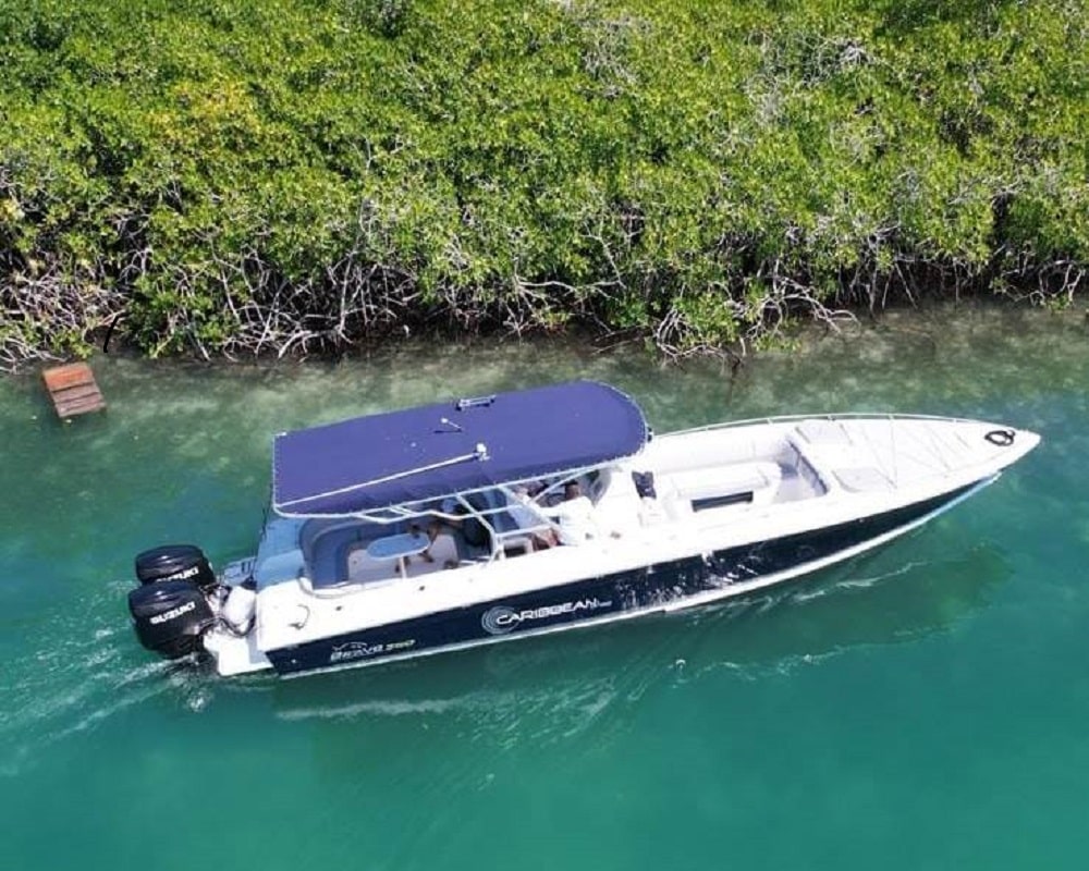 Lancha Caribbean One - Image 10